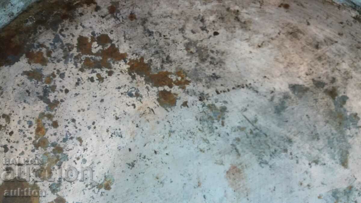 Delivery of Old massive tray for lambs, lutenitsa, etc. Delivery of Old massive tray for lambs, lutenitsa, etc.