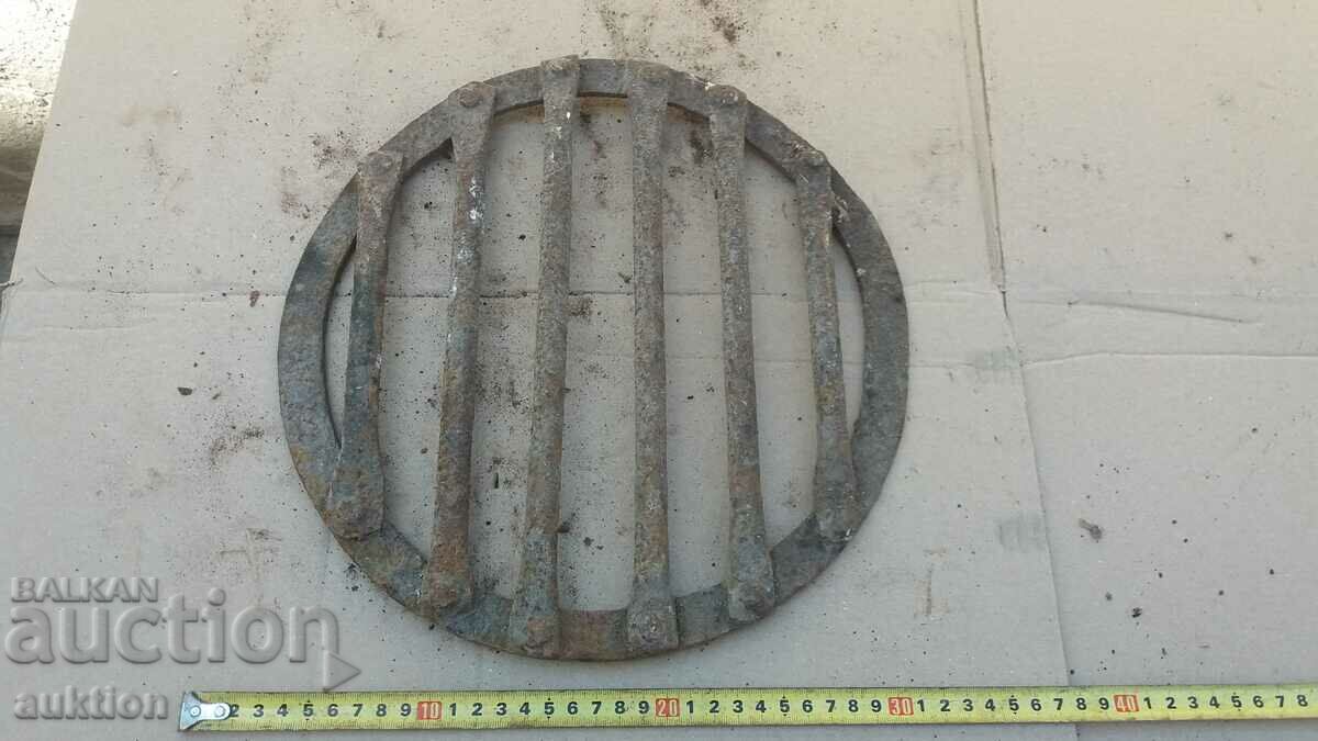 MASSIVE FORGED METAL GRILL - 5