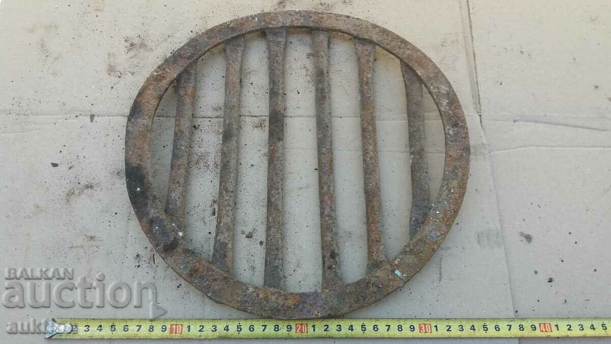 MASSIVE FORGED METAL GRILL - 6