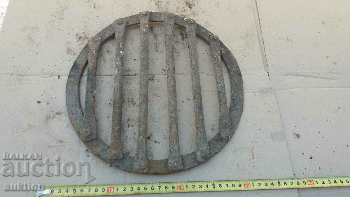 MASSIVE FORGED METAL GRILL