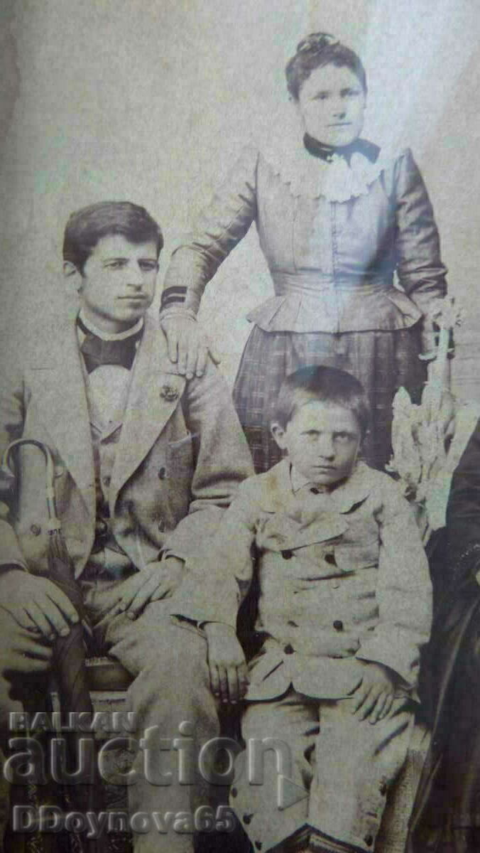 Delivery of Toma Hitrov - family photo at 140 years old