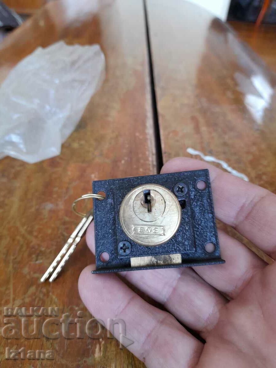 Auction Old lock, padlock Auction Old lock, padlock