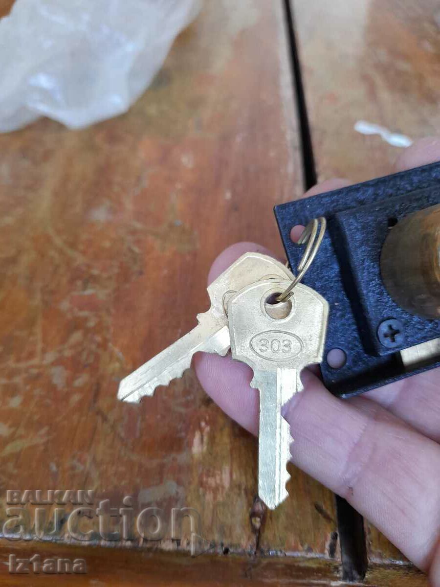 Delivery of Old lock, padlock Delivery of Old lock, padlock