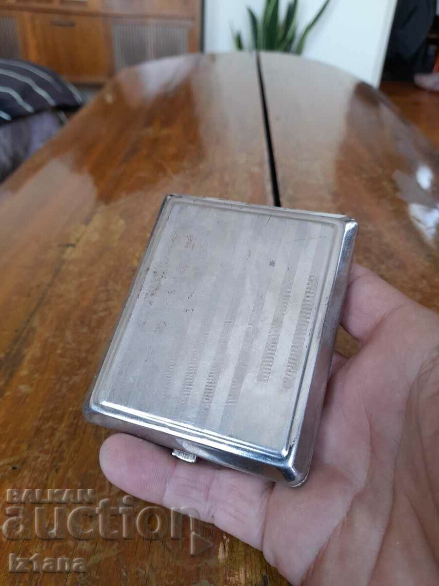 Παλιά ταμπακιέρα με τιμή 33.00 BGN | € 16.87 Παλιά ταμπακιέρα με τιμή 33.00 BGN | € 16.87