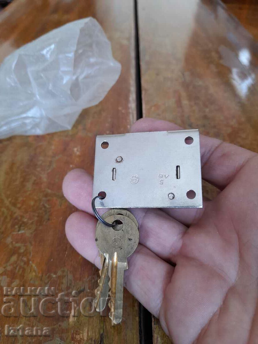 Delivery of Old lock, padlock Delivery of Old lock, padlock