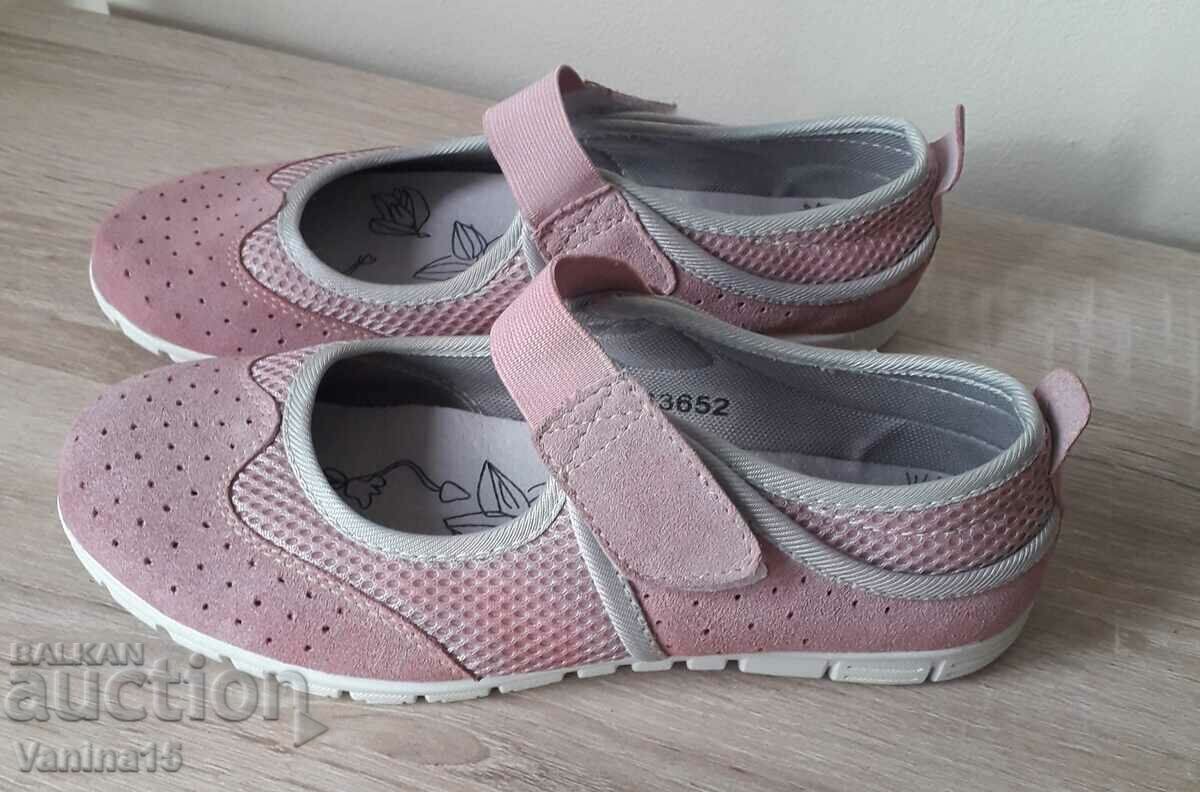 Avenue American shoes, 38 with price 40.00 BGN | € 20.45 Avenue American shoes, 38 with price 40.00 BGN | € 20.45