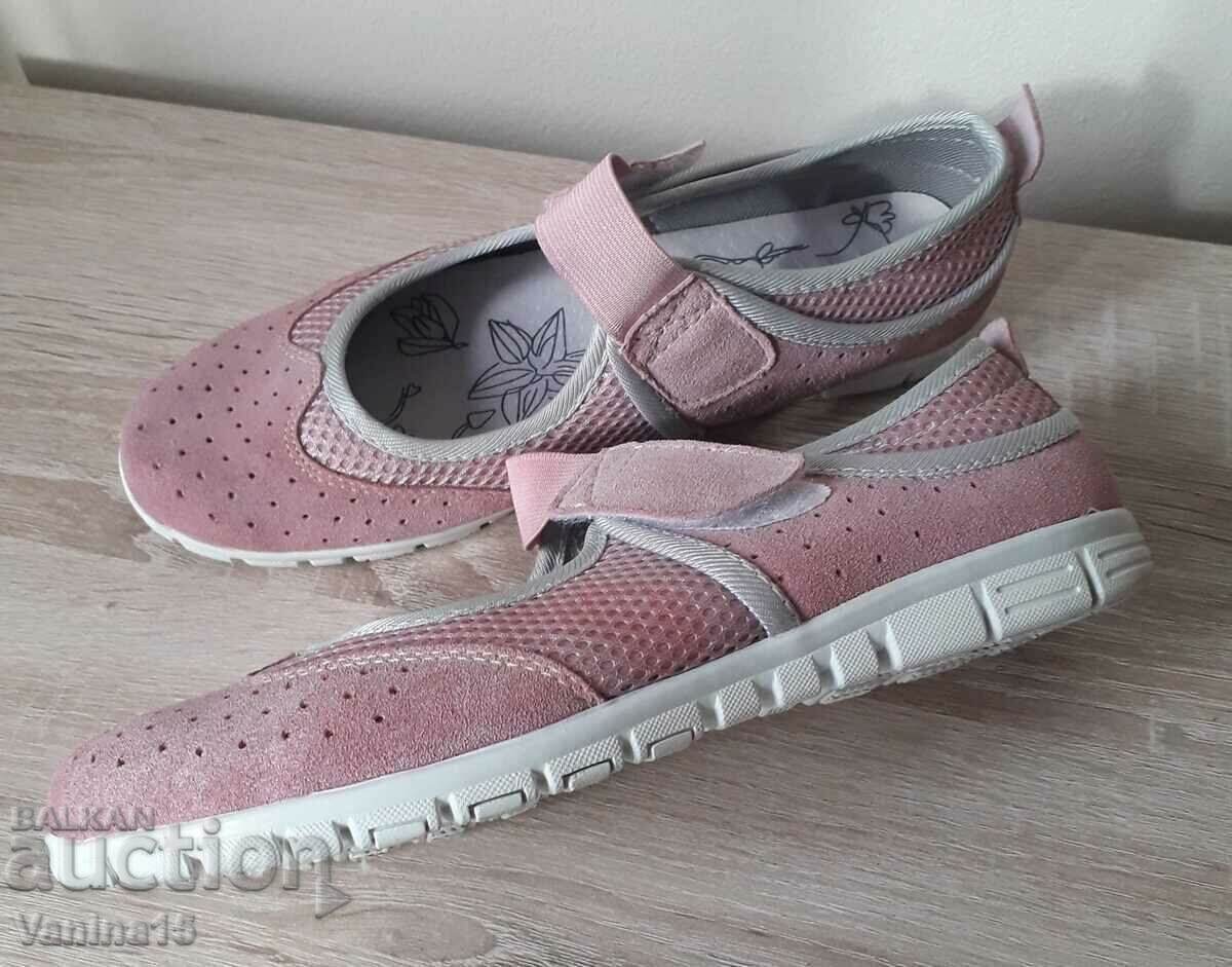 Auction Avenue American shoes, 38 Auction Avenue American shoes, 38