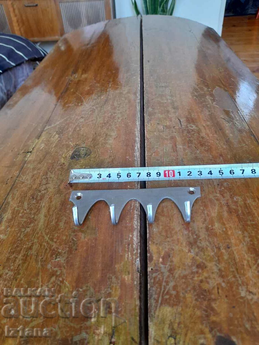 Παλιά κρεμάστρα για πετσέτες με τιμή 22.00 BGN | € 11.25