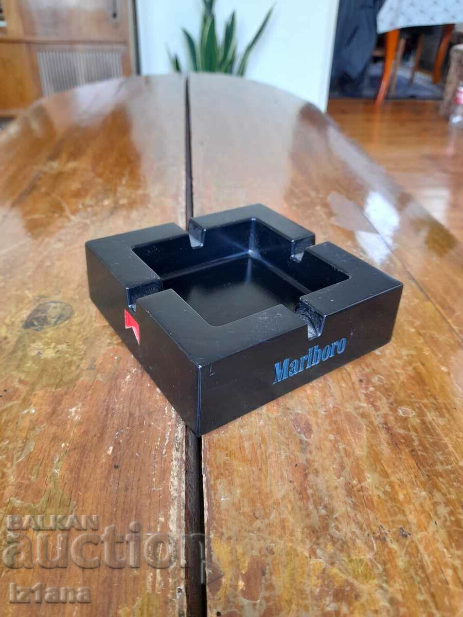 Licitație scrumieră veche Marlboro