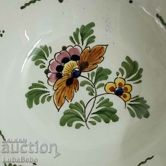 Delivery of Hand painted Delft porcelain bowl. Delivery of Hand painted Delft porcelain bowl.