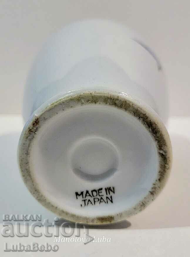 Japanese hand painted porcelain vase. - 5