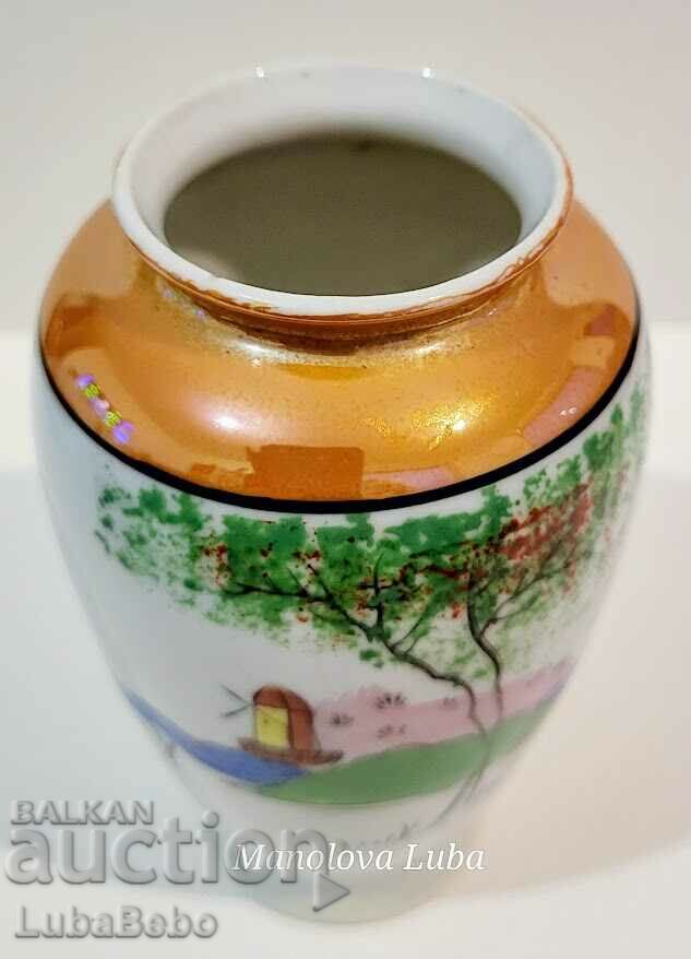 Japanese hand painted porcelain vase. - 6