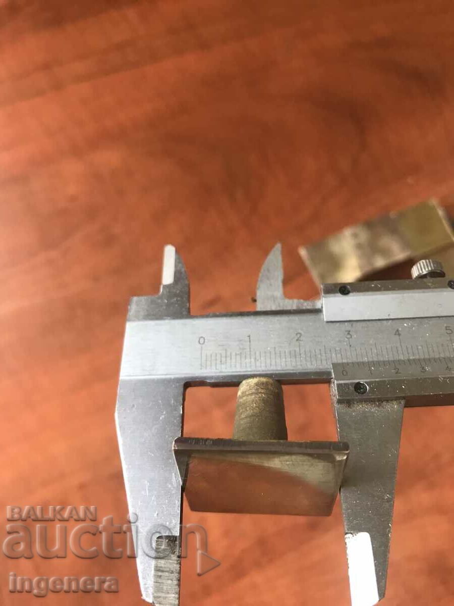 Auction HANDLE FOR FURNITURE HANDLES METAL BRASS - 6 PCS. Auction HANDLE FOR FURNITURE HANDLES METAL BRASS - 6 PCS.