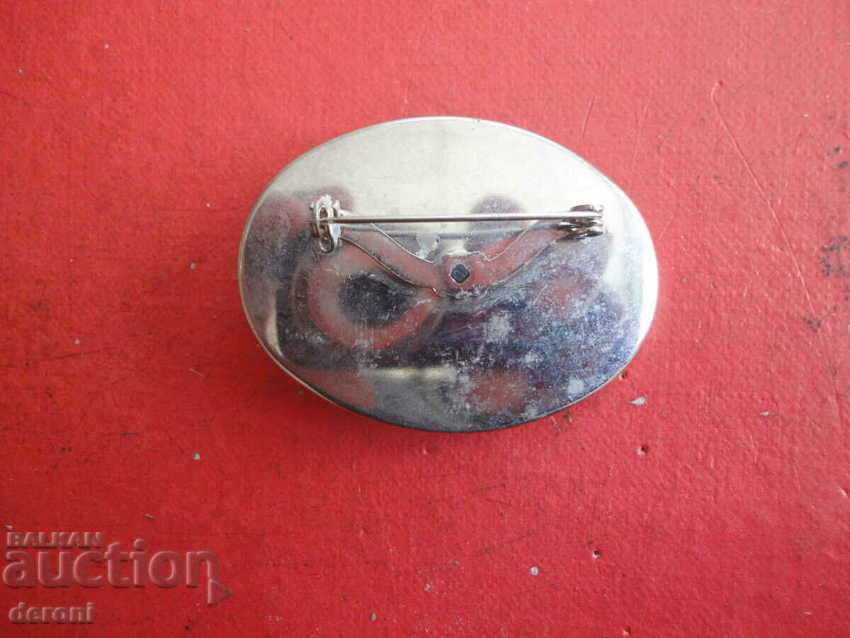 Delivery of A great brooch Delivery of A great brooch