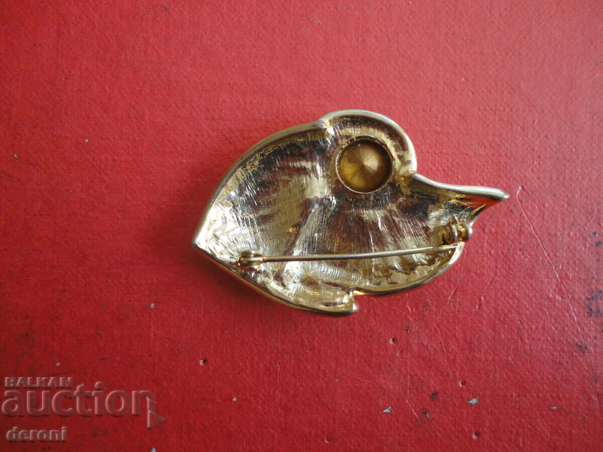 Gold-plated brooch with stones 33 - 5 Gold-plated brooch with stones 33 - 5