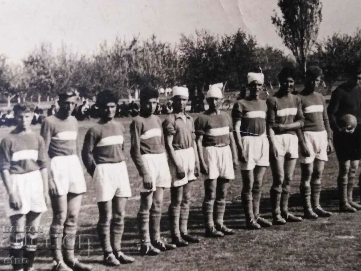 Auction OLD PHOTO - FOOTBALL TEAM, FOOTBALL Auction OLD PHOTO - FOOTBALL TEAM, FOOTBALL