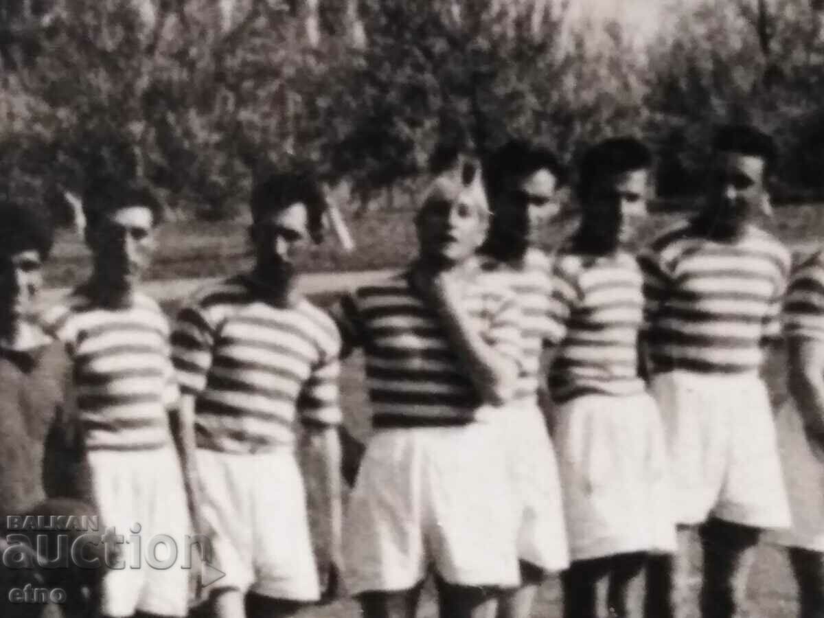 OLD PHOTO - FOOTBALL TEAM, FOOTBALL - 6 OLD PHOTO - FOOTBALL TEAM, FOOTBALL - 6
