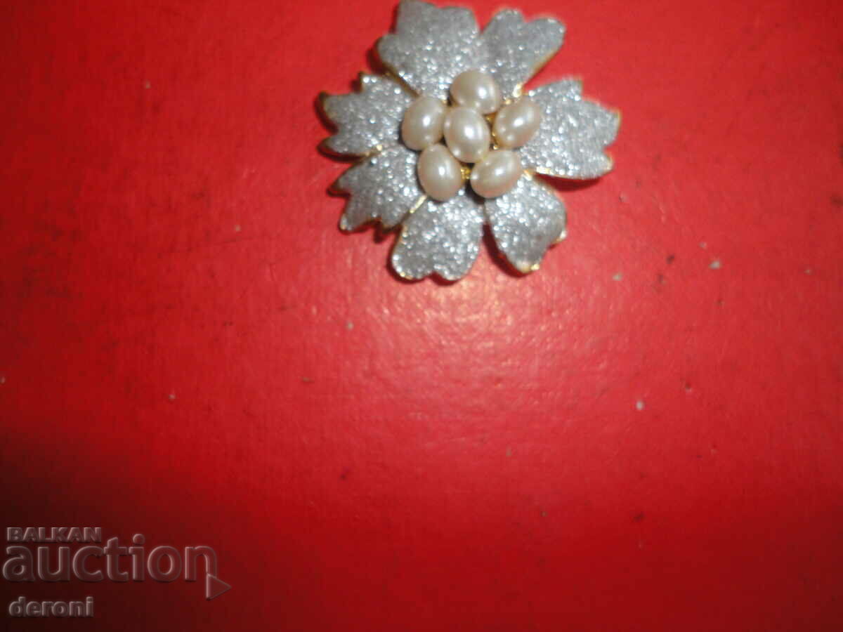 Licitație Broșă cu perle placată cu aur 36 Licitație Broșă cu perle placată cu aur 36