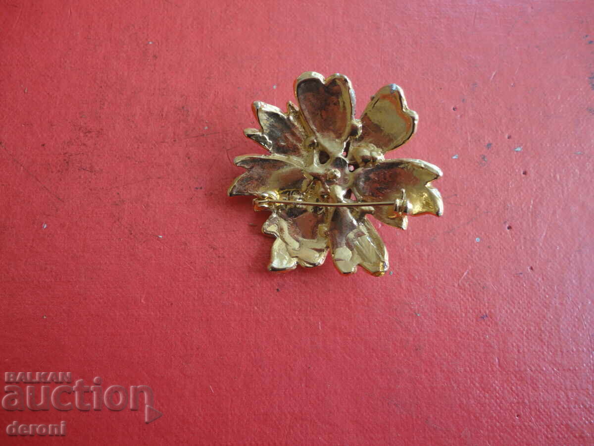 Broșă cu perle placată cu aur 36 - 6 Broșă cu perle placată cu aur 36 - 6