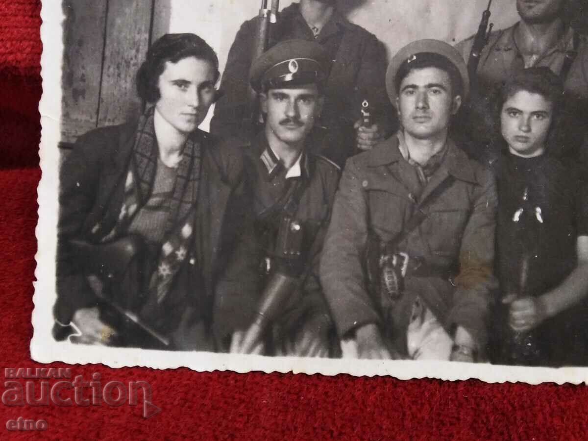 ROYAL PHOTO, VSV, partisans with price 25.00 BGN | € 12.78 ROYAL PHOTO, VSV, partisans with price 25.00 BGN | € 12.78