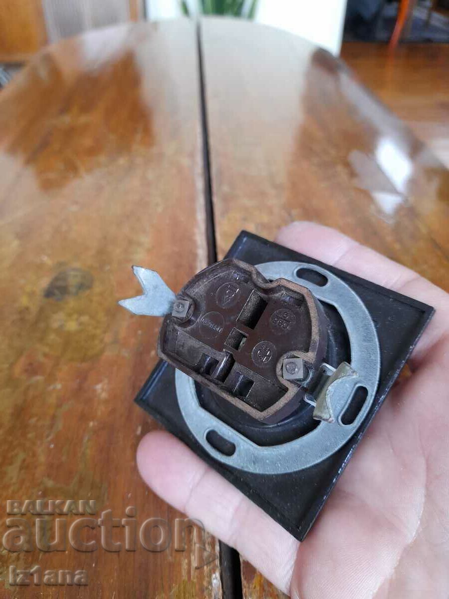 Auction Old electrical outlet Auction Old electrical outlet