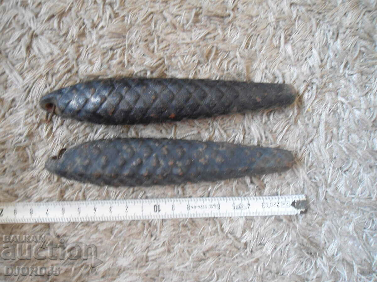 Auction  Old wall clock weights