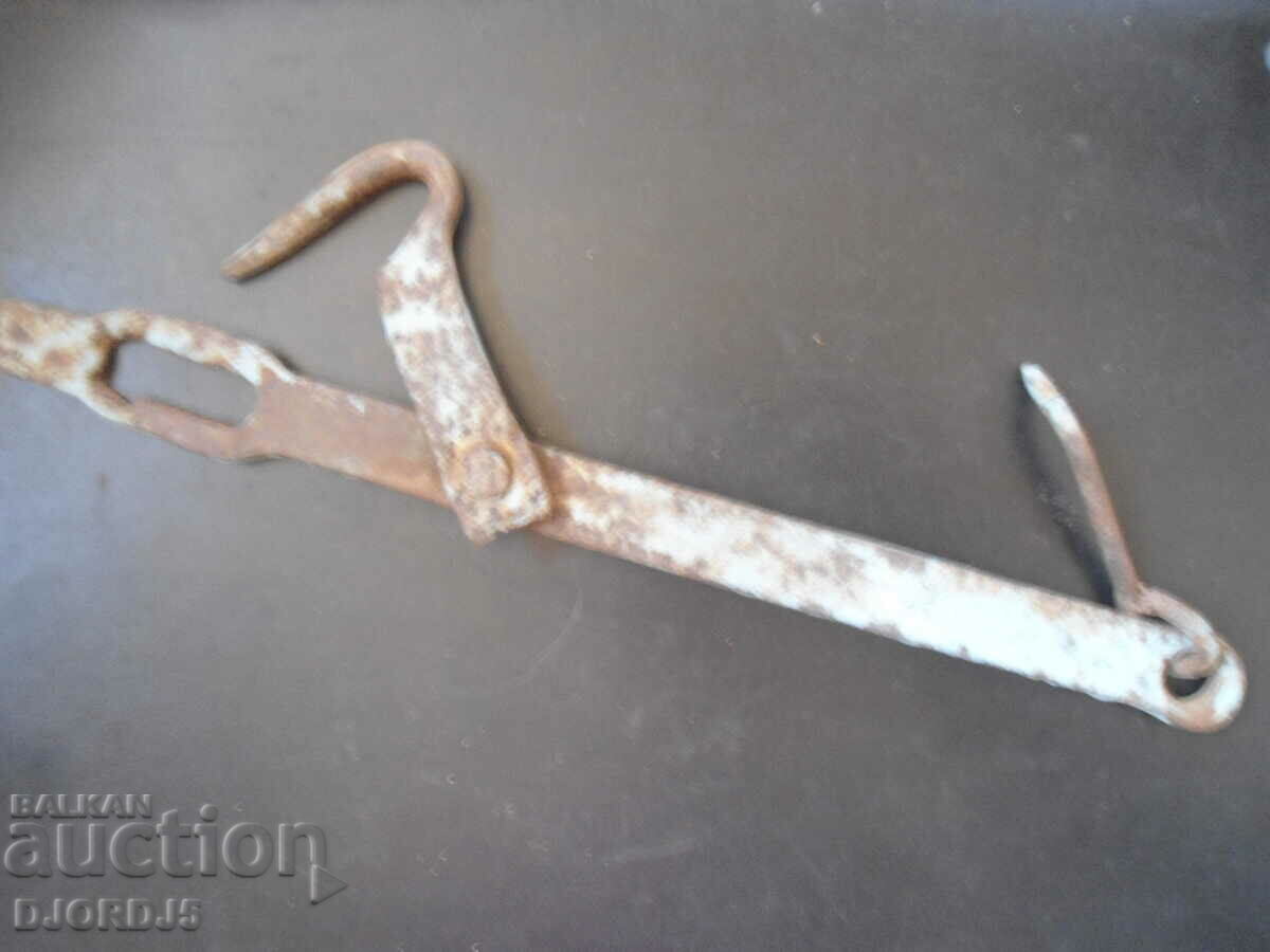 Old forged latch, gate with price 7.00 BGN | € 3.58
