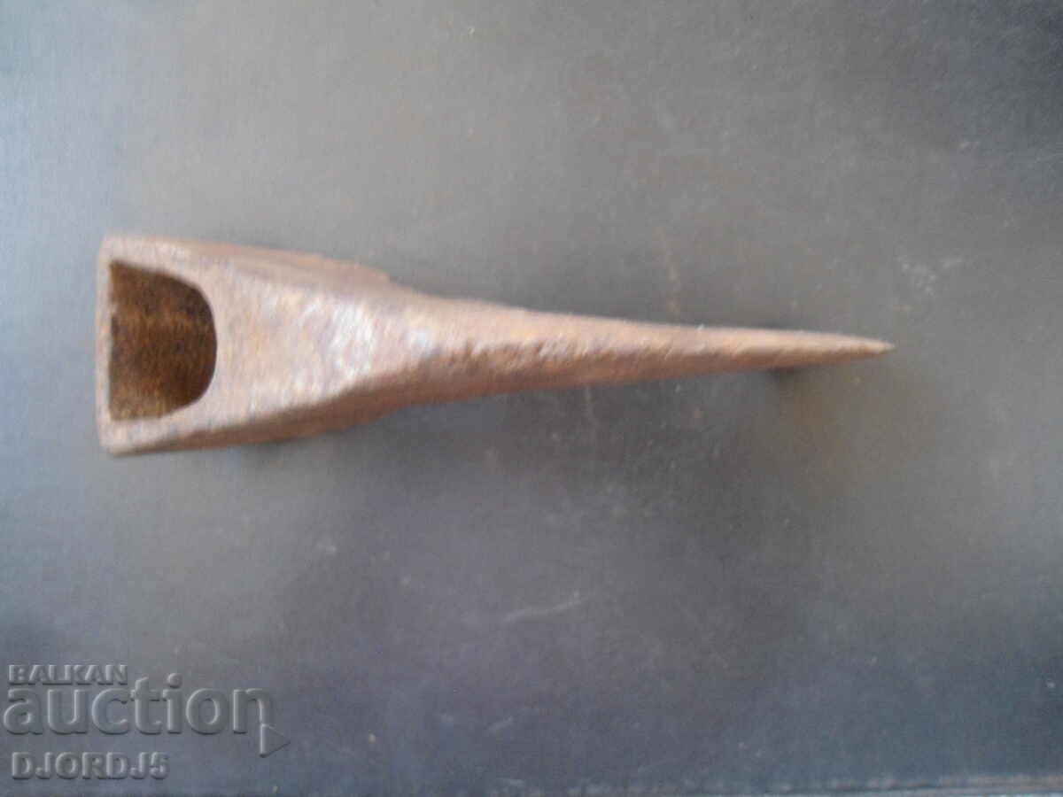 Delivery of Old ax, axe, 1,140 kg. Delivery of Old ax, axe, 1,140 kg.