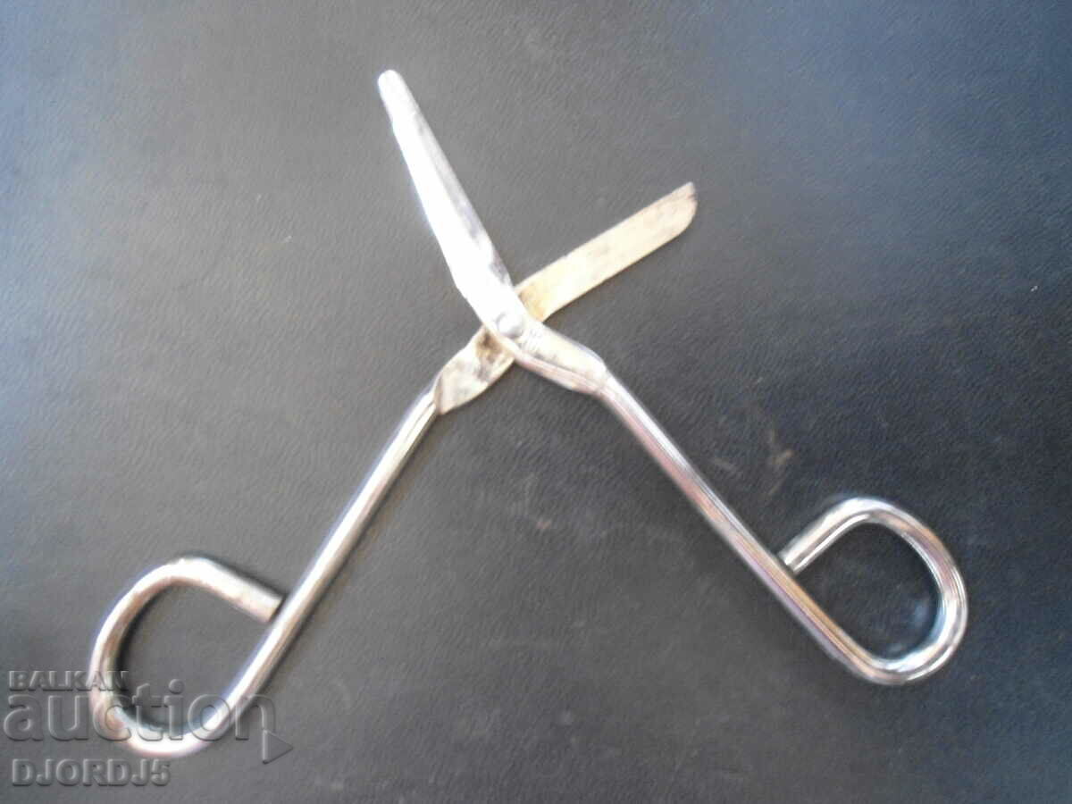 Παλιό ψαλίδι, σημειωμένο με τιμή 3.00 BGN | € 1.53 Παλιό ψαλίδι, σημειωμένο με τιμή 3.00 BGN | € 1.53