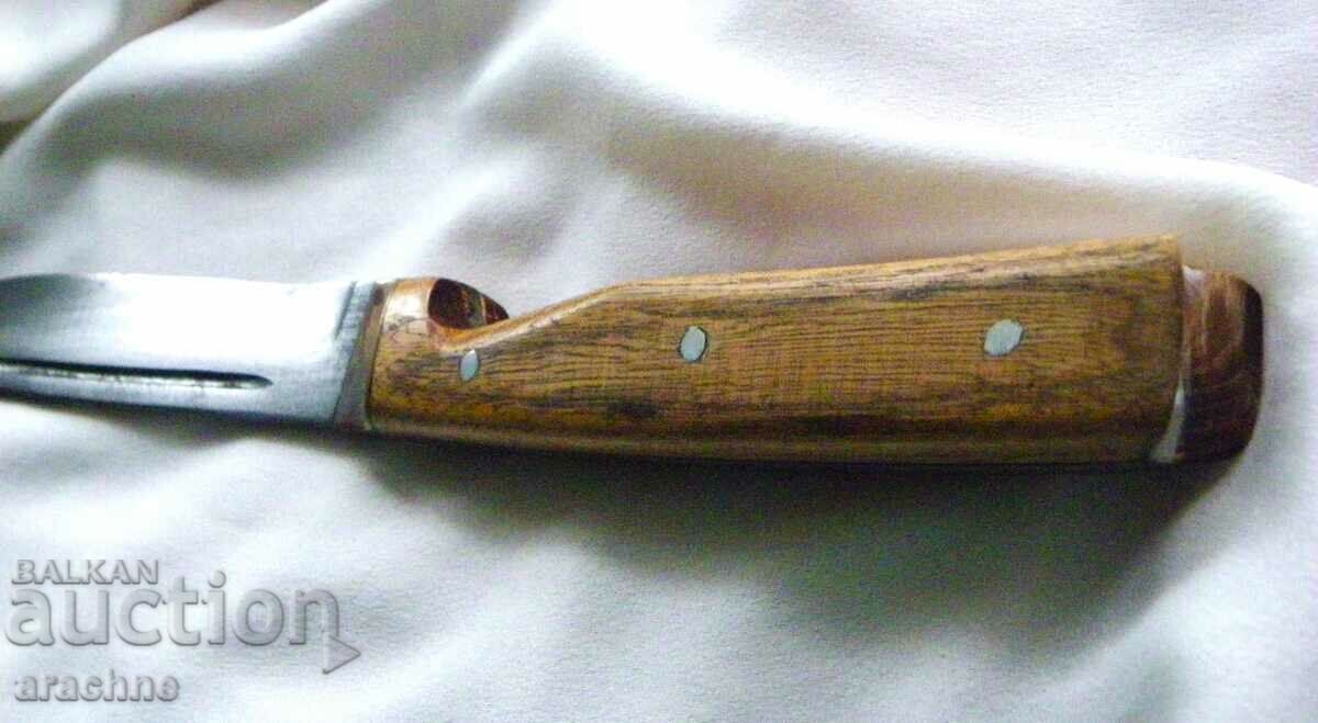 Delivery of A large hand-forged knife Delivery of A large hand-forged knife