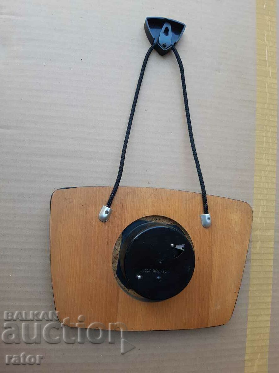 Auction Wall WEEKLY clock MAYAK. Works, has a key Auction Wall WEEKLY clock MAYAK. Works, has a key