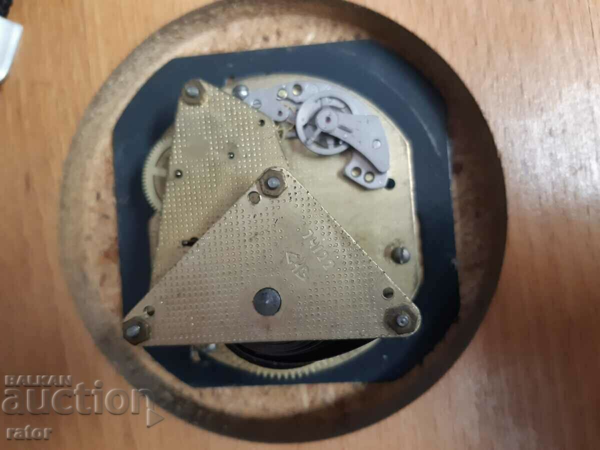 Delivery of Wall WEEKLY clock MAYAK. Works, has a key Delivery of Wall WEEKLY clock MAYAK. Works, has a key