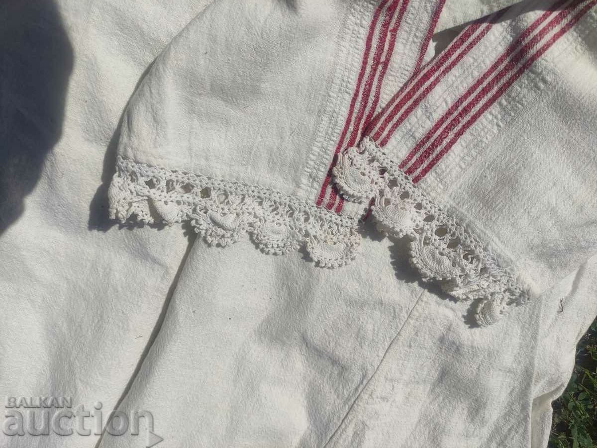 Delivery of Women's dress shirt Delivery of Women's dress shirt