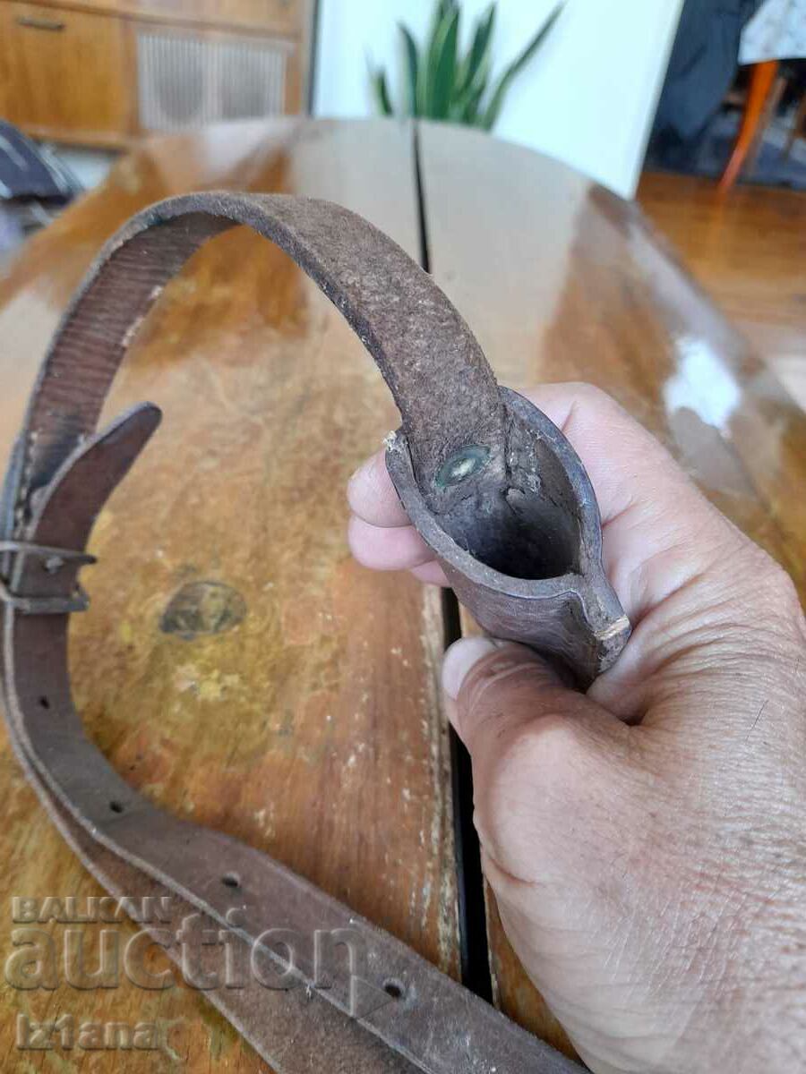 Licitație Geaca veche de piele, toc