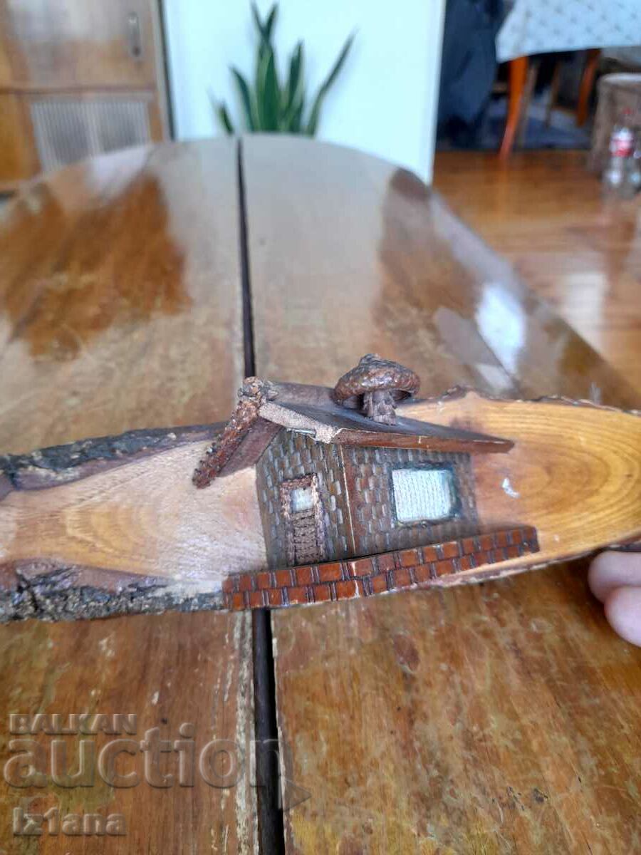 Auction Old wooden decoration, souvenir Auction Old wooden decoration, souvenir
