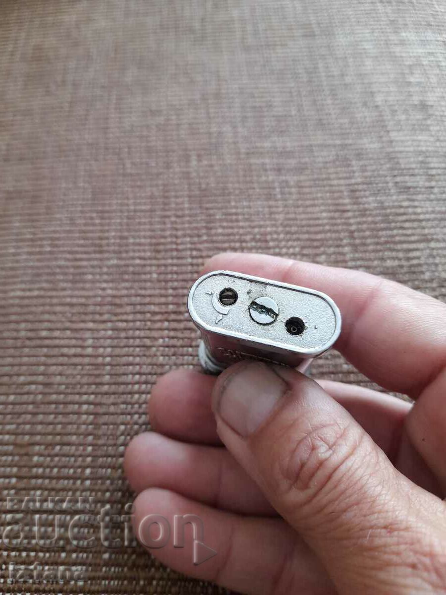 Delivery of An old lighter