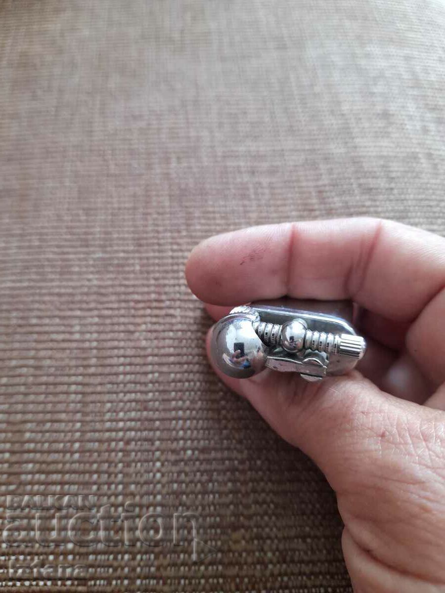 An old lighter - 5