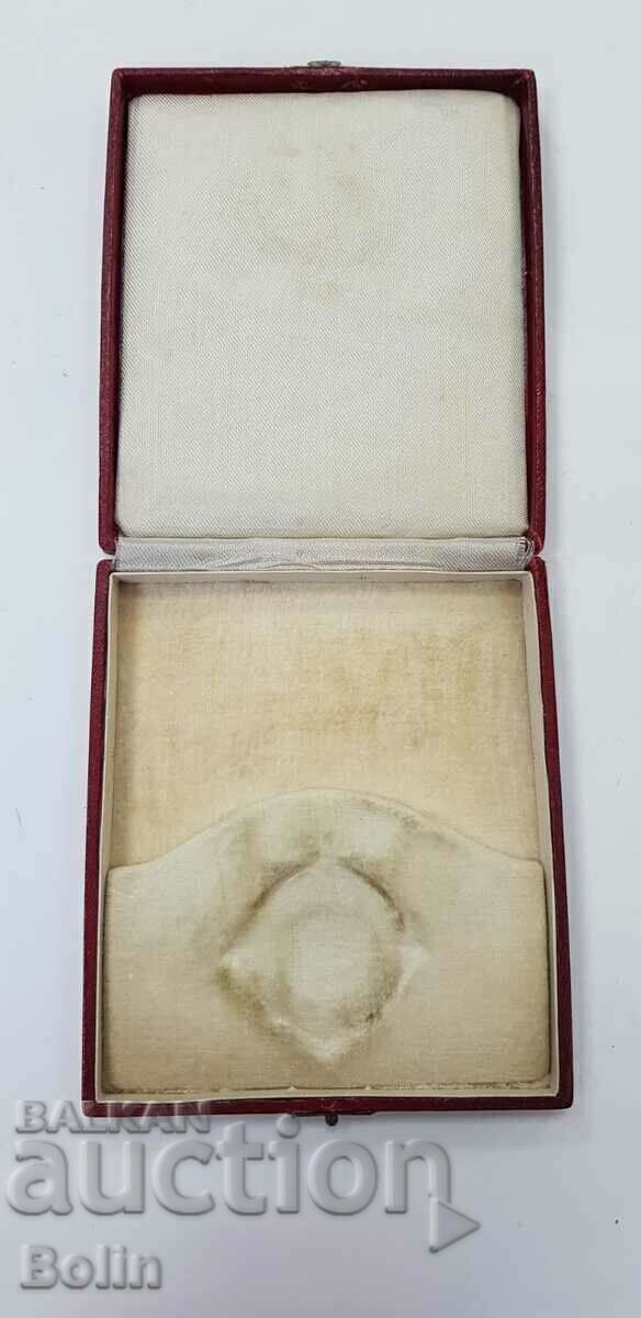 Rare box for royal order Ladies' Cross III century Boris III with price € 95.00 | 185.80 BGN