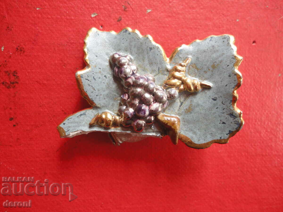 A great brooch with price 10.00 BGN | € 5.11