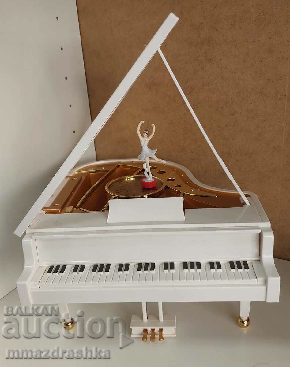 Музикална кутия пиано