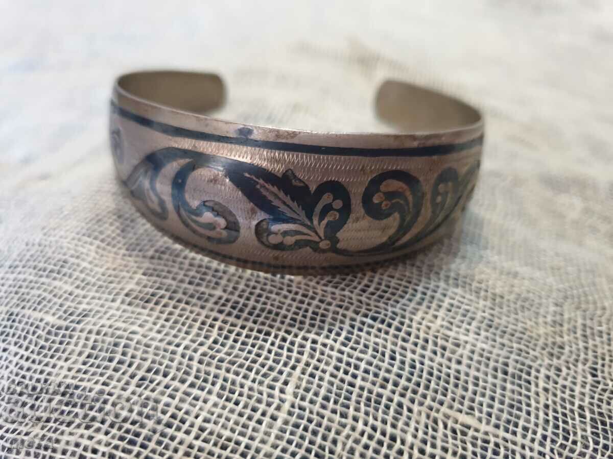 Delivery of Antique metal niello bracelet
