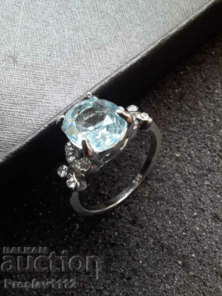 Silver ring with Topaz 2ct