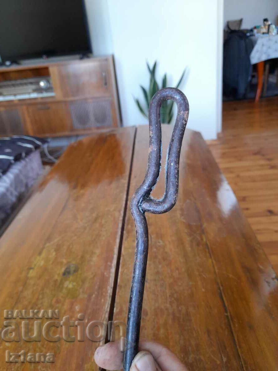 Аукцион Стар кован остен за печка Аукцион Стар кован остен за печка