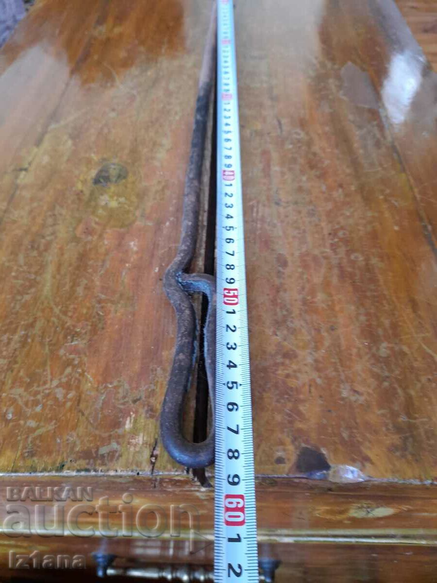 Доставка на Стар кован остен за печка Доставка на Стар кован остен за печка