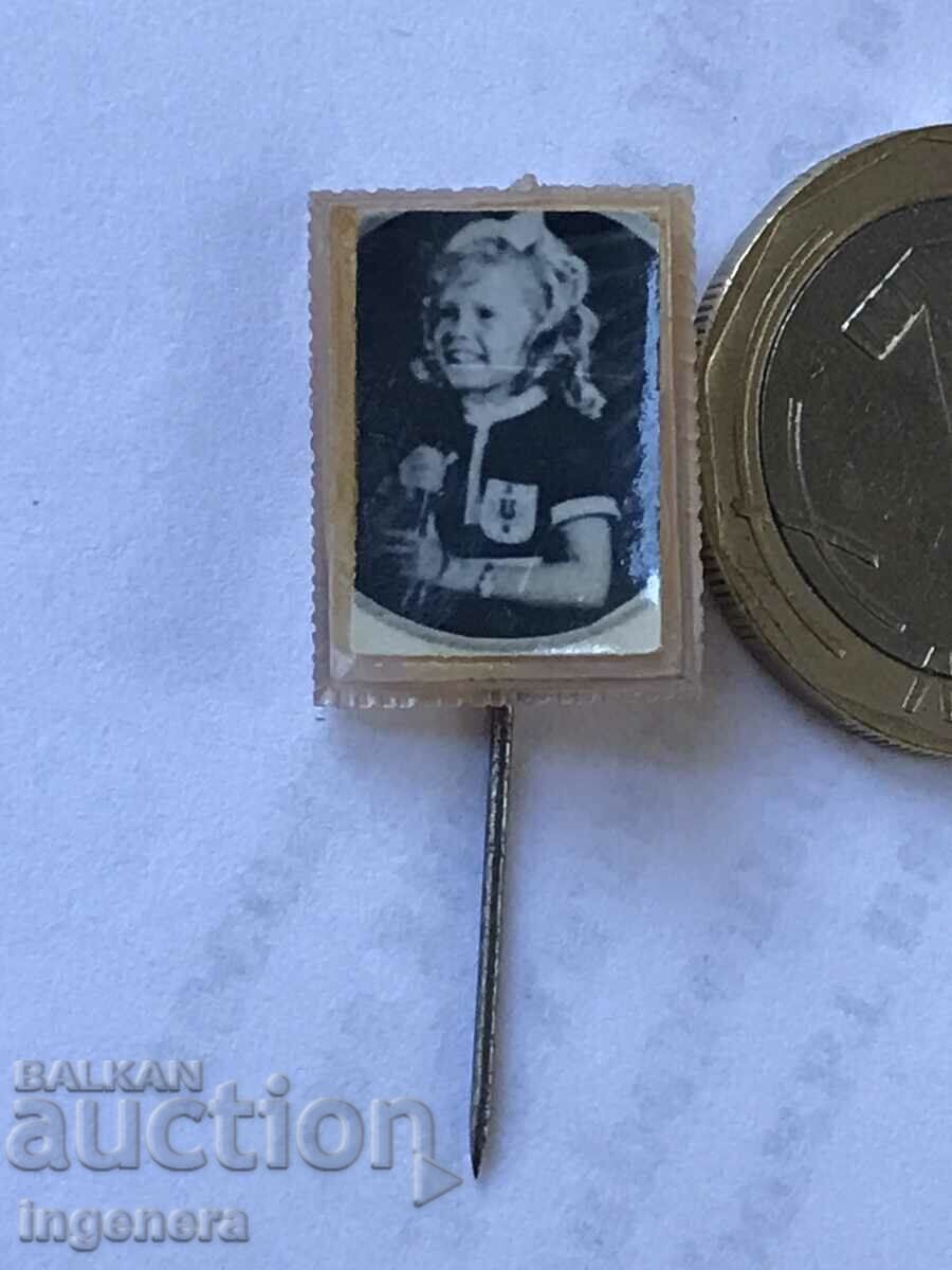 Auction  ANITA HEGERLAND BADGE