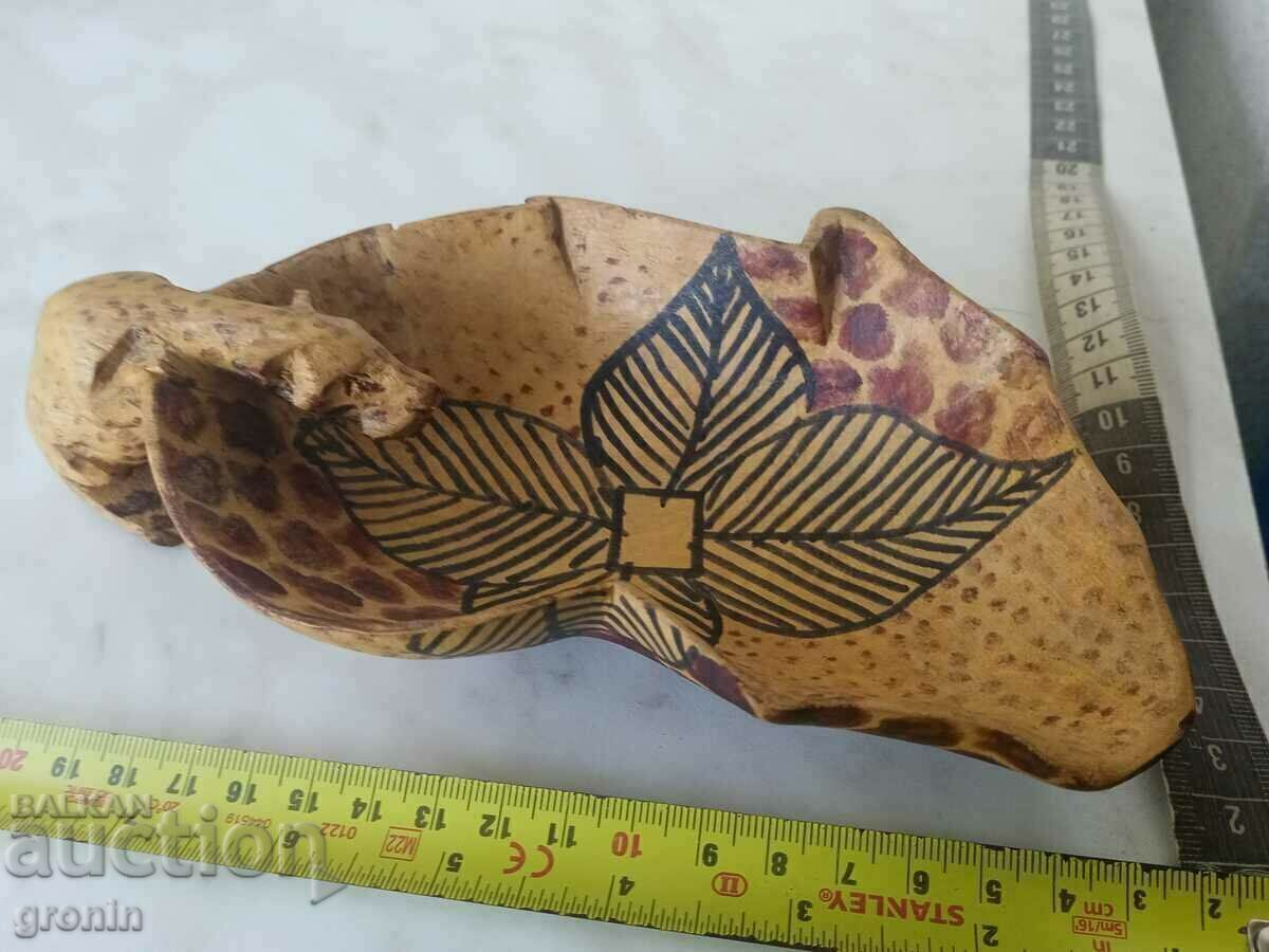 Wood carving leopard, bowl, hand carved, Africa with price 50.00 BGN | € 25.56 Wood carving leopard, bowl, hand carved, Africa with price 50.00 BGN | € 25.56