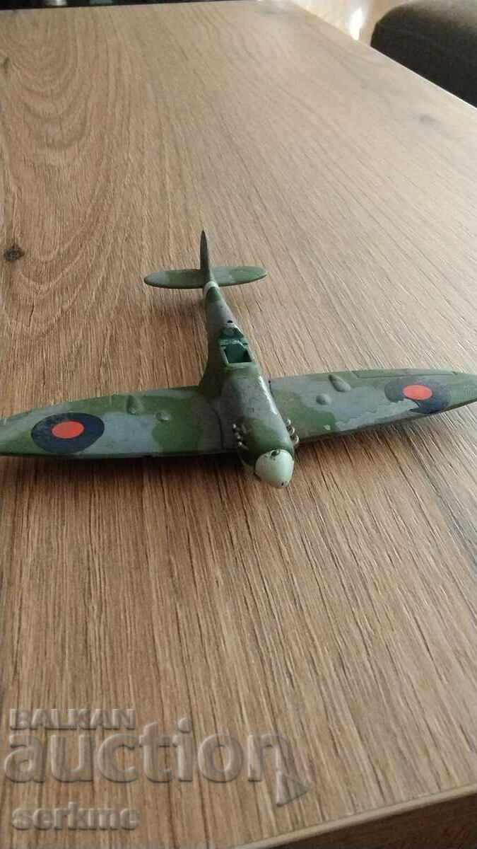 Auction  Model airplane