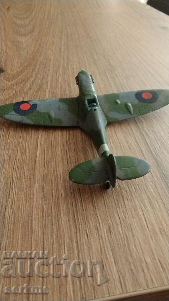 Delivery of Model airplane