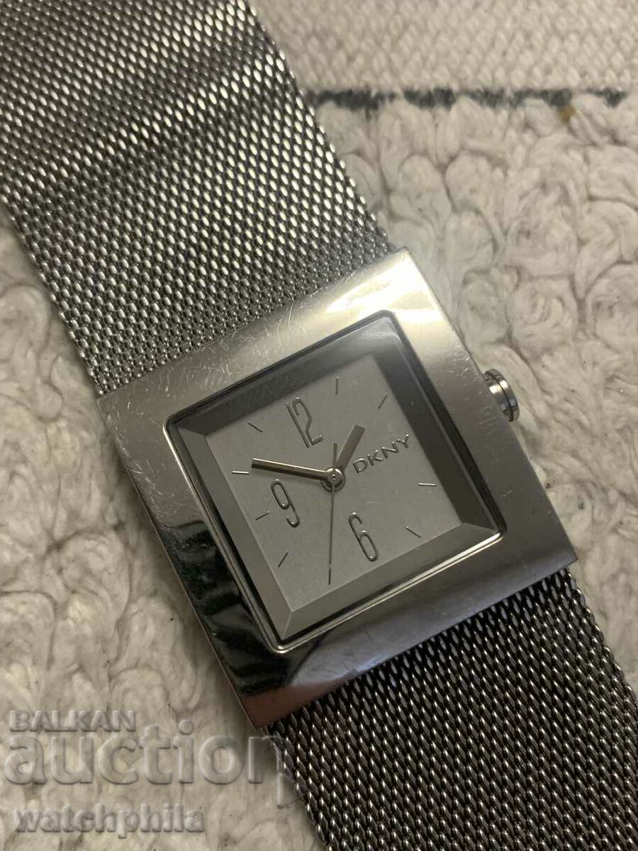 DKNY марков дамски часовник.Работи. рядък