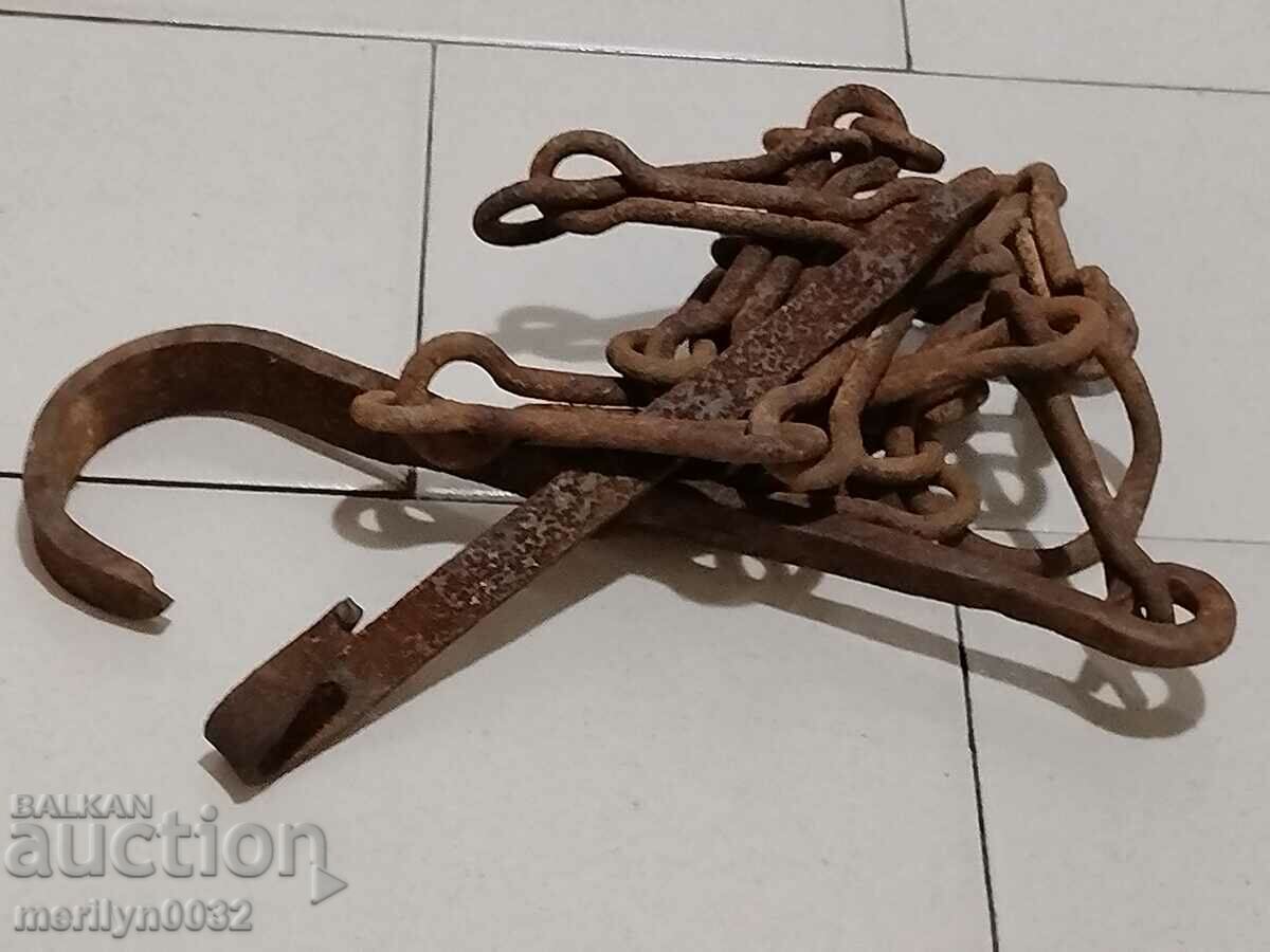 Auction Old wrought iron chain with hook, hearth chain hook chain Auction Old wrought iron chain with hook, hearth chain hook chain
